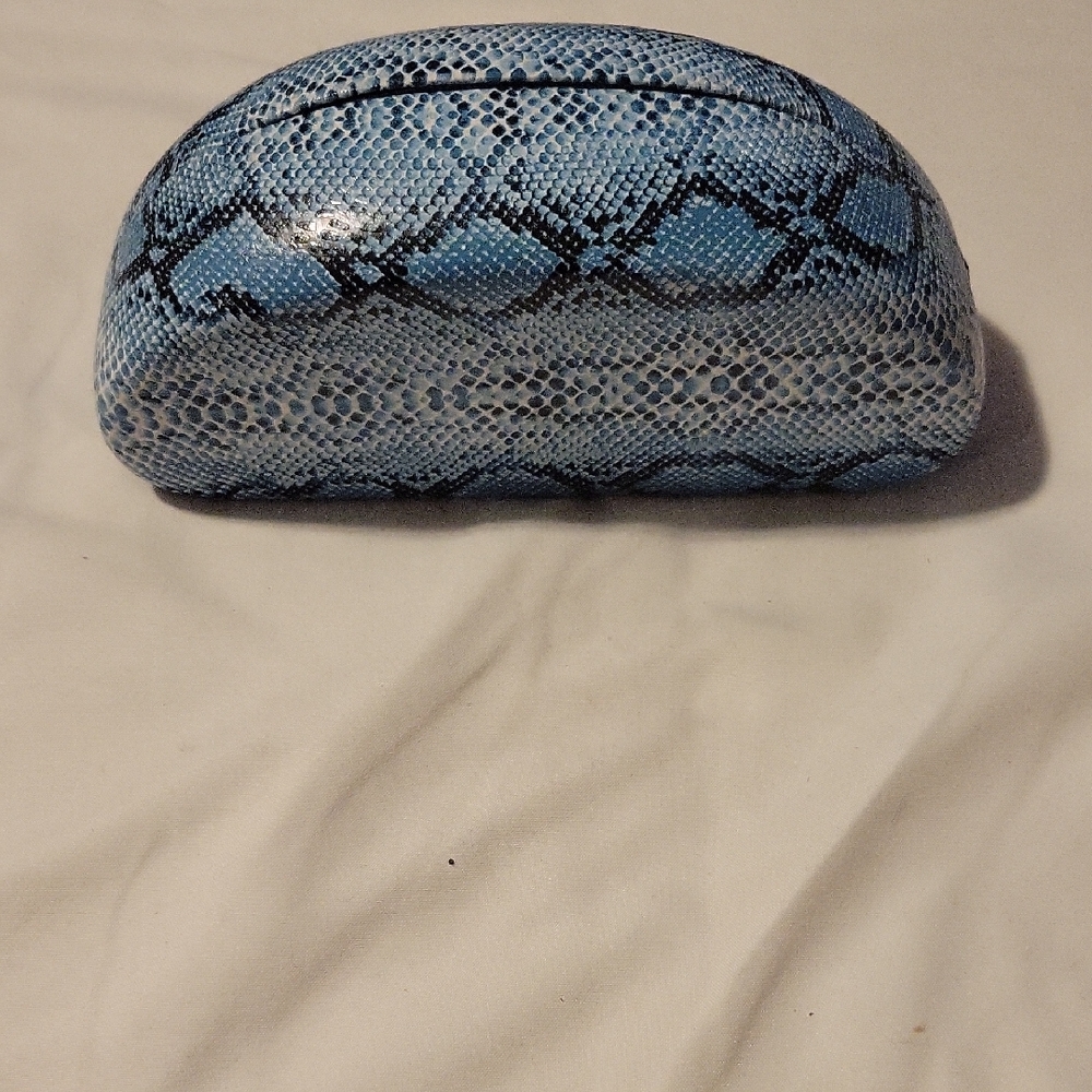 Blue Snake Pattern Reptile Hide - Picture 3 of 6